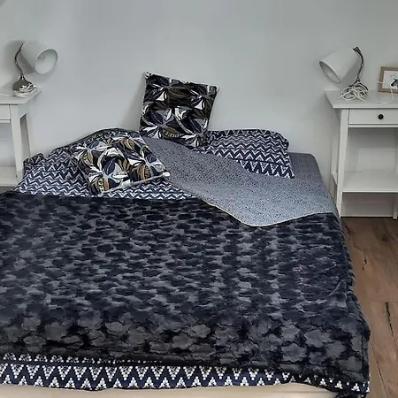 La Maisonnette Bleue, Eco-logis Equipe De Toilettes Seches